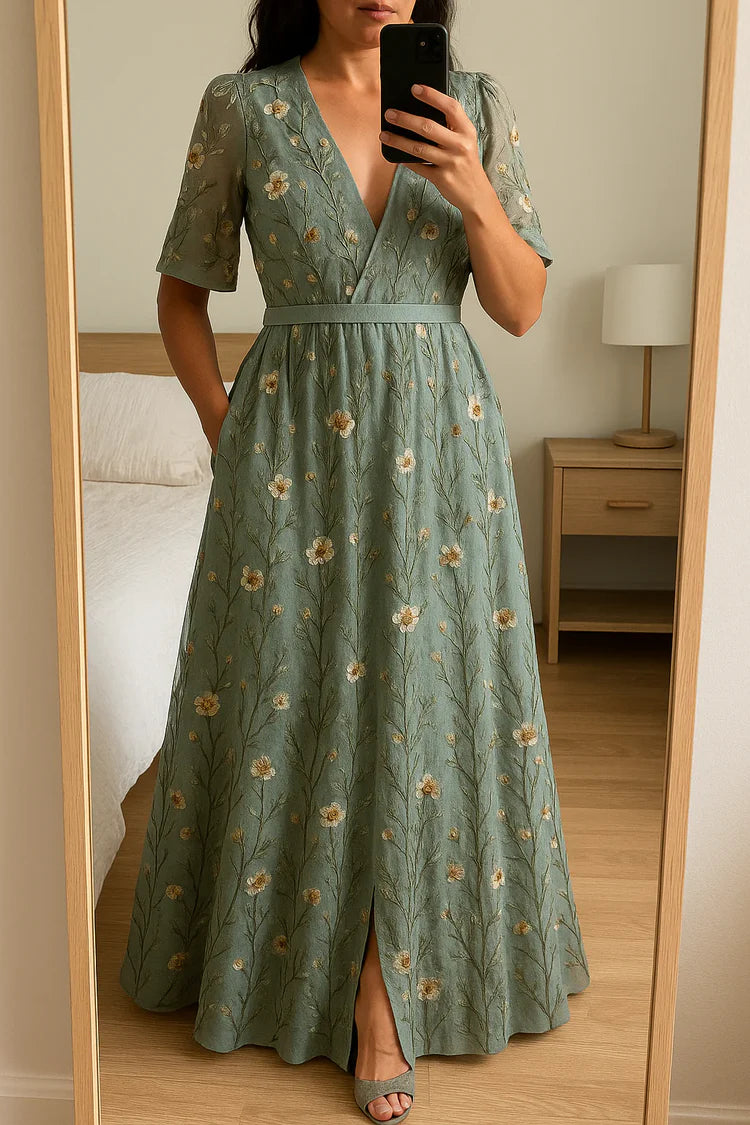 <p>Customers love our boutique!</p>